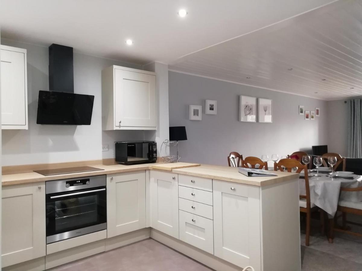 Lovely Lakeside For Families And Friends South Cerney