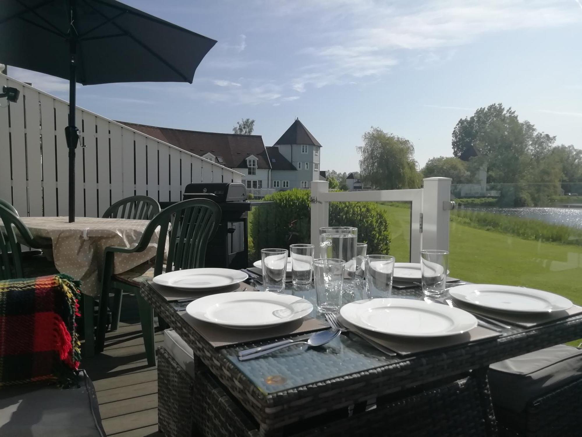 Lovely Lakeside For Families And Friends * South Cerney