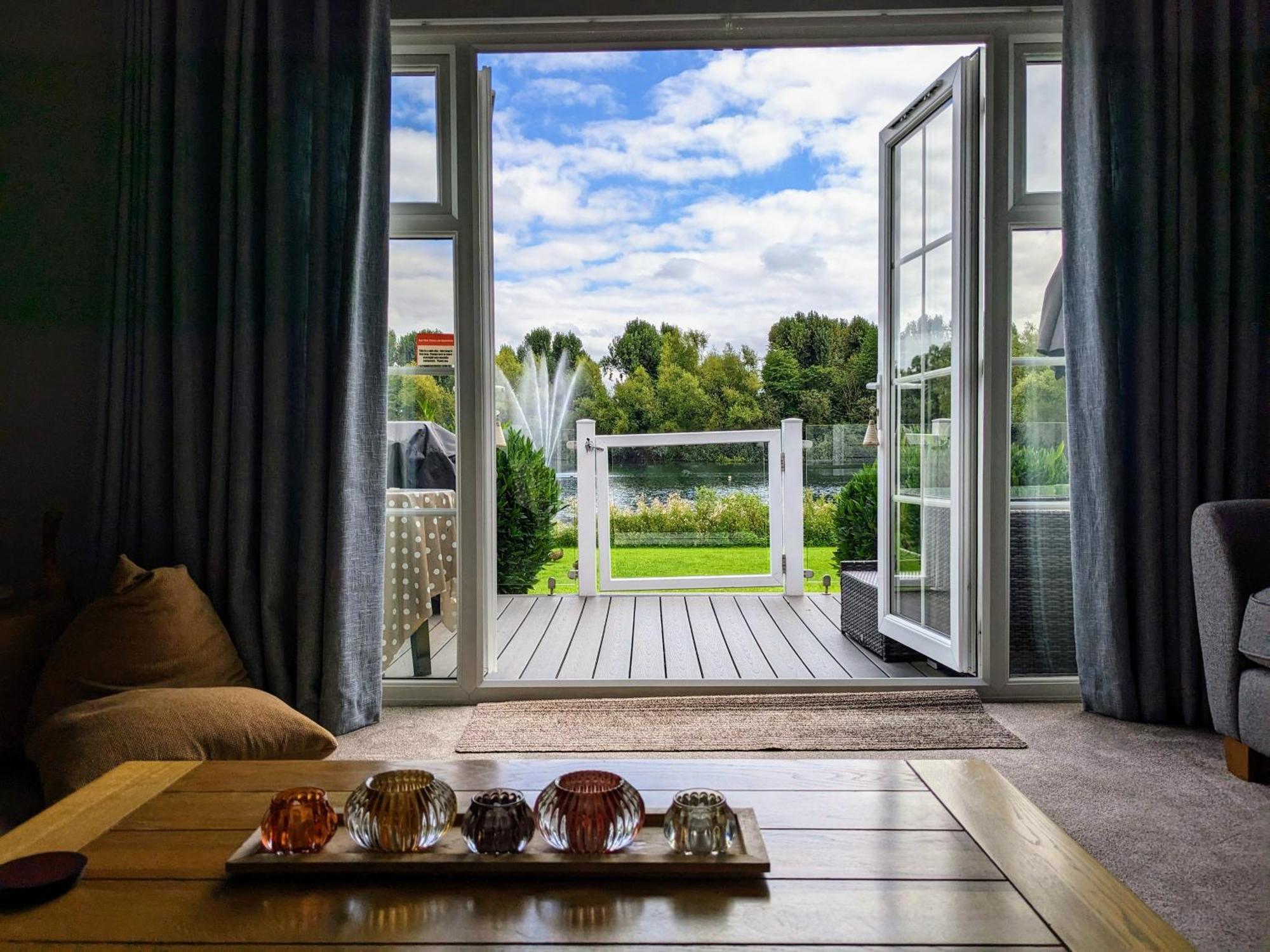 Holiday home Lovely Lakeside For Families And Friends