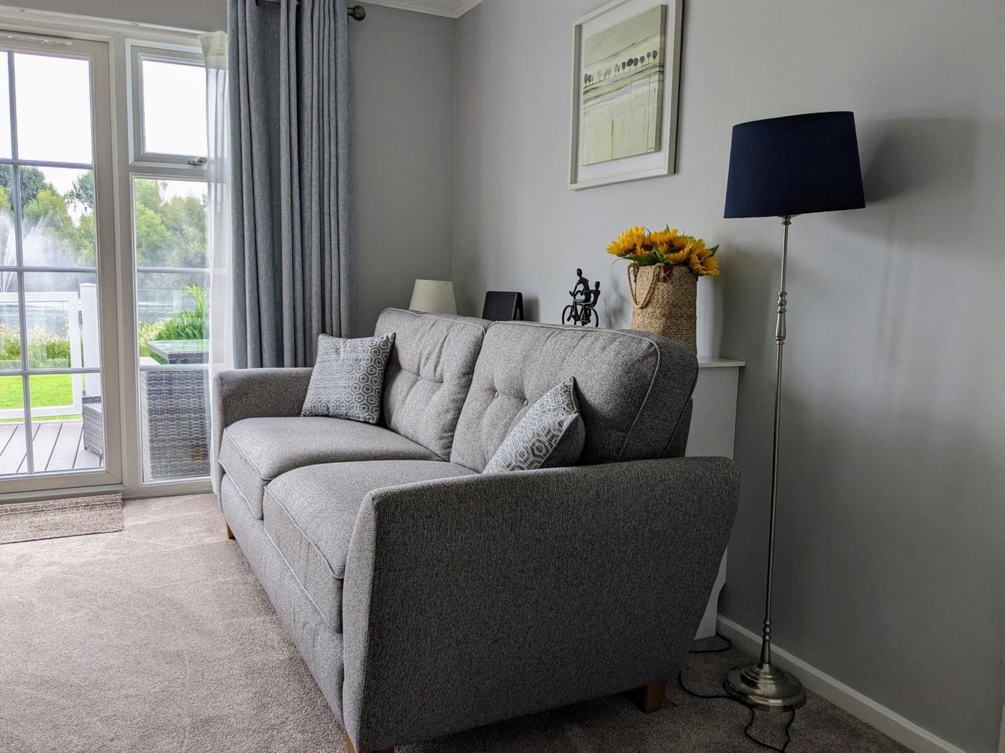 Lovely Lakeside For Families And Friends Holiday home *